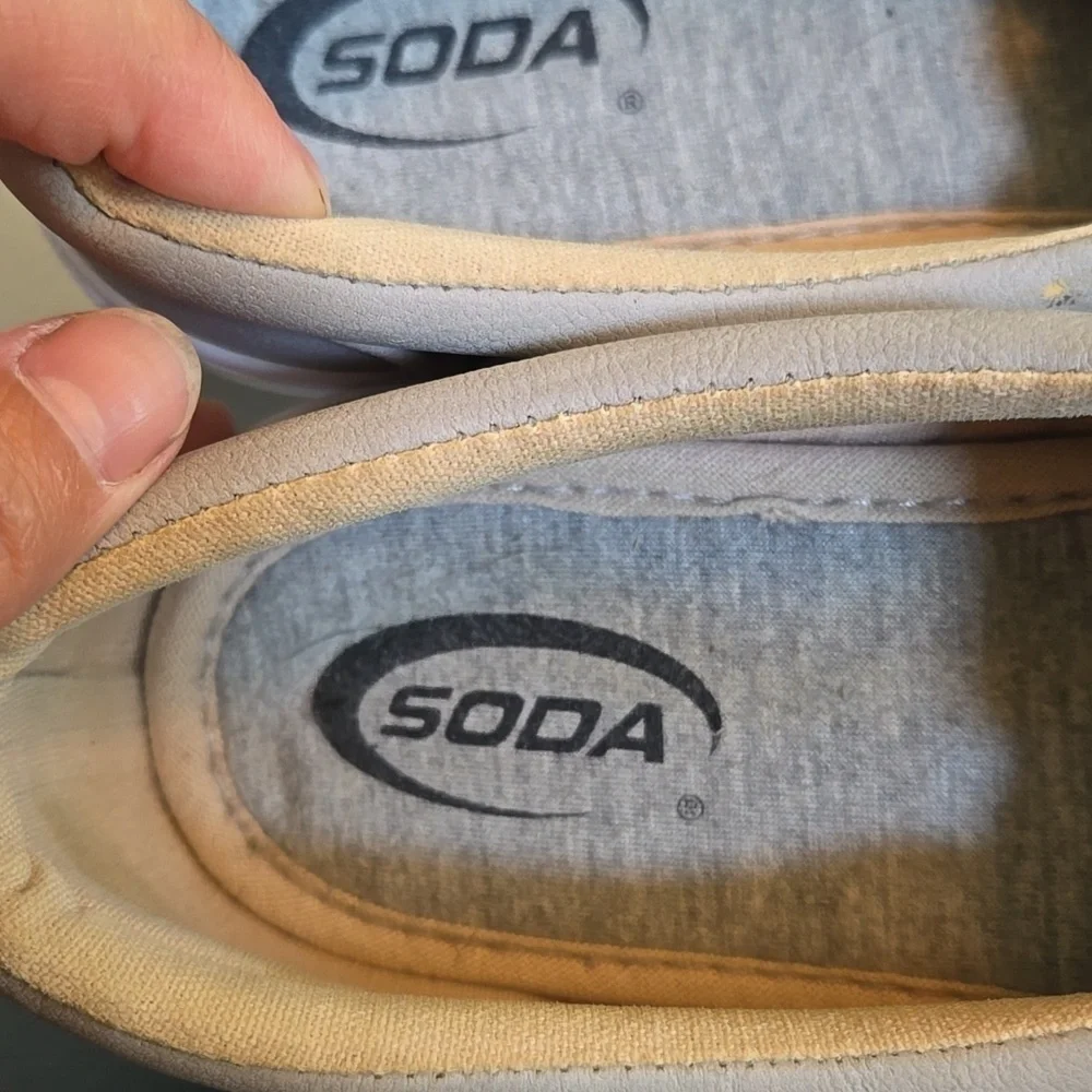 Soda Tan Slip On Shoes Size 7.5